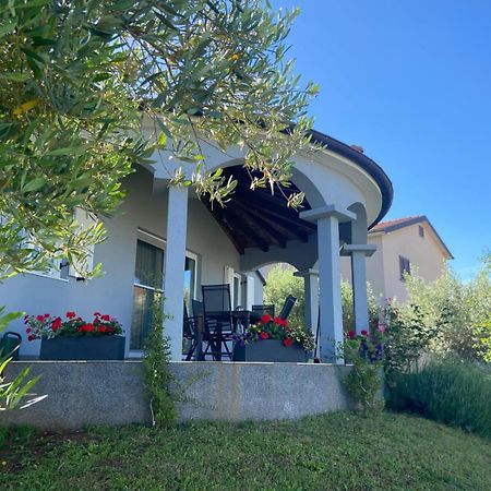 Holiday Home Mihaela Višnjan エクステリア 写真