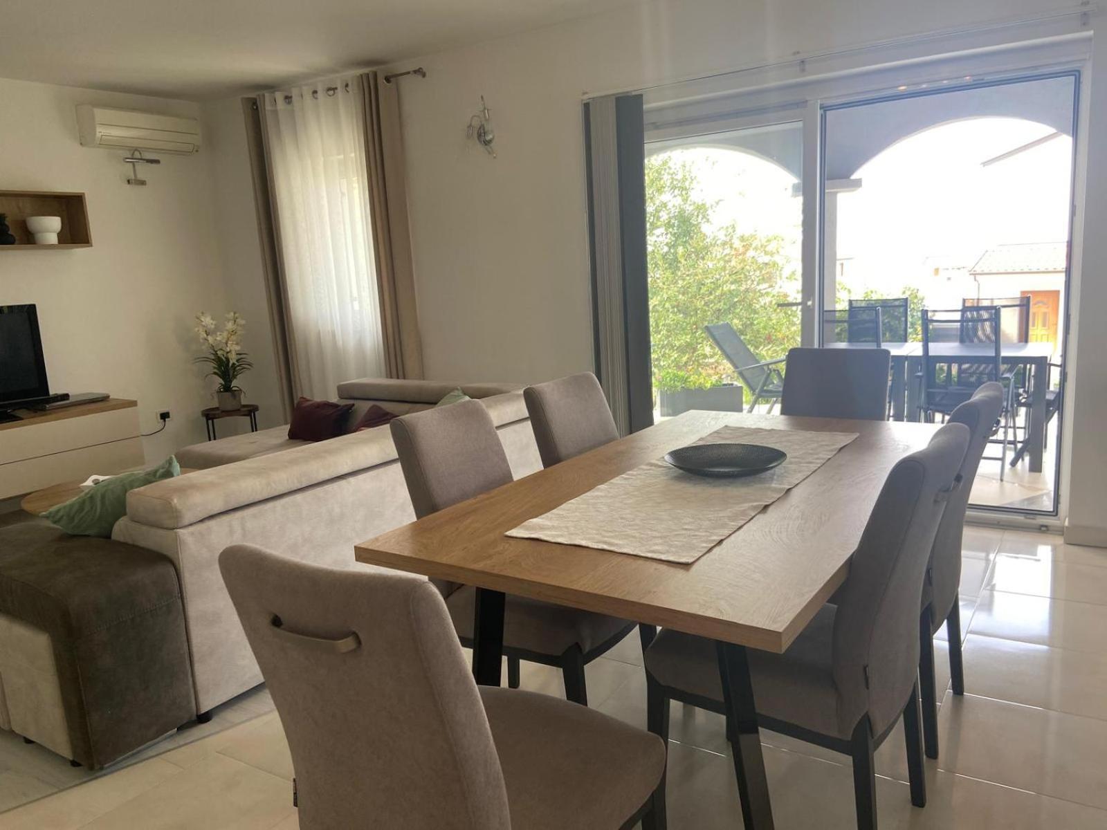 Holiday Home Mihaela Višnjan エクステリア 写真