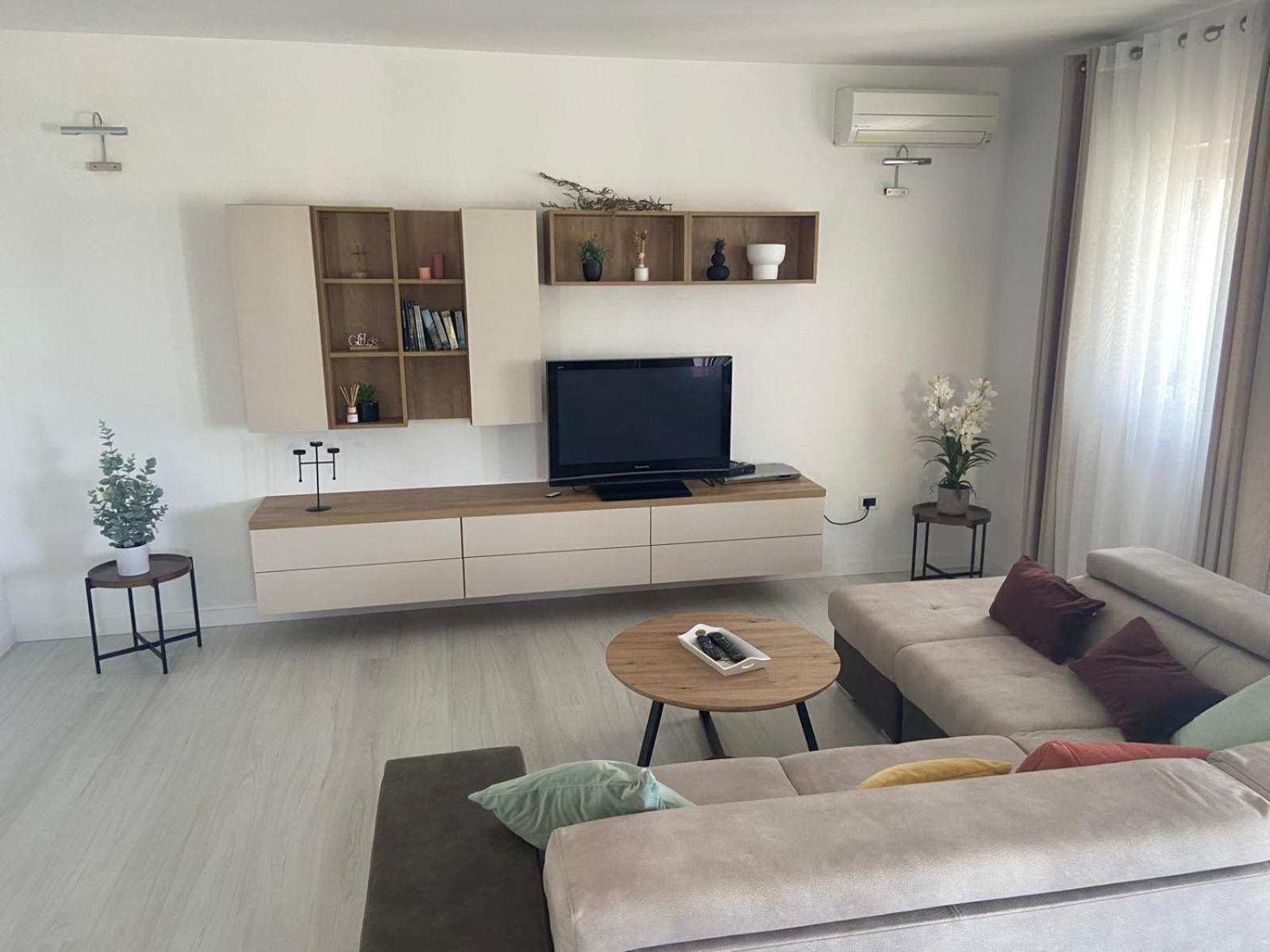 Holiday Home Mihaela Višnjan エクステリア 写真